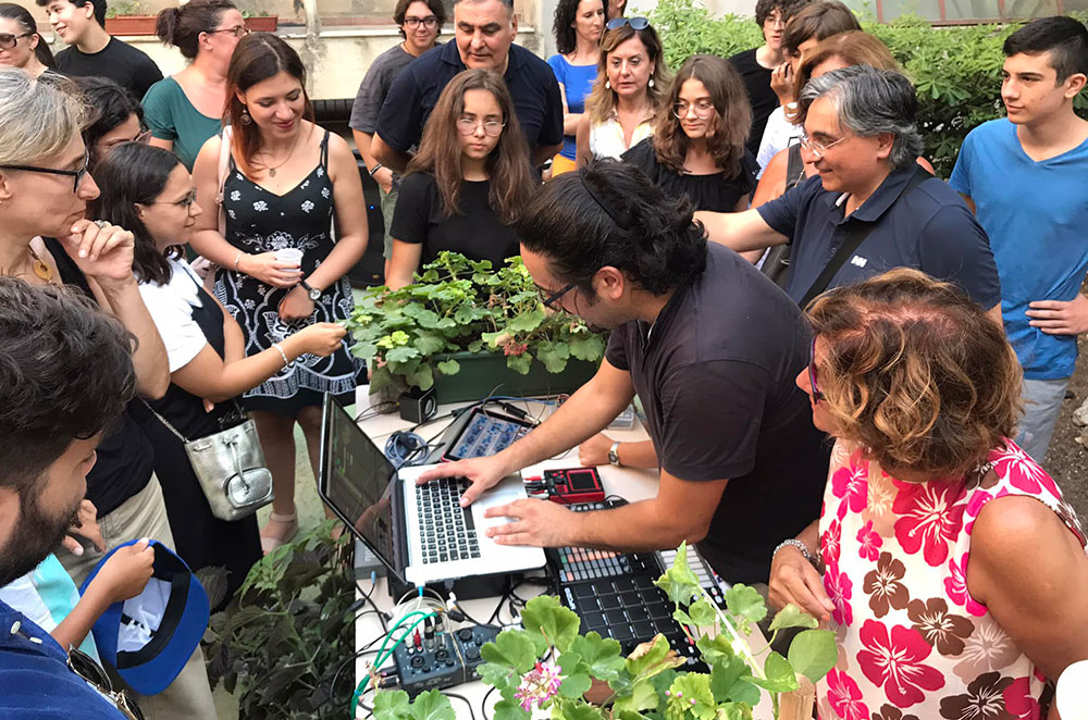 Momento del workshop Elogio della Frugalità - attività con i bambini