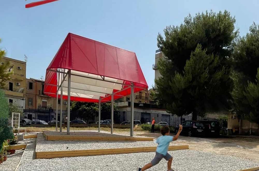 Attività di cantiere al workshop - costruzione del giardino sensoriale olfattivo