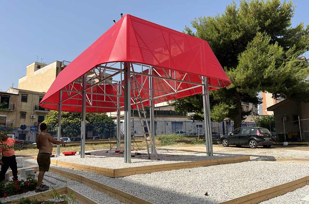 Vista del cantiere dei giardini sensoriali alla scuola De Amicis quartiere Noce Palermo