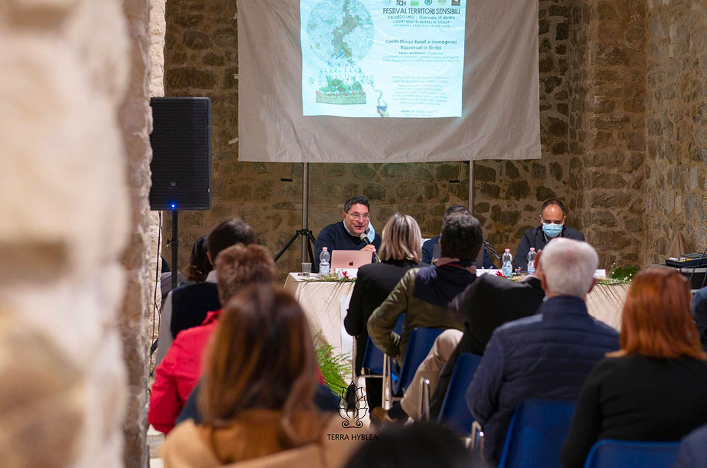 Chiusura del Festival dei Territori Sensibili - foto di gruppo a Valledolmo